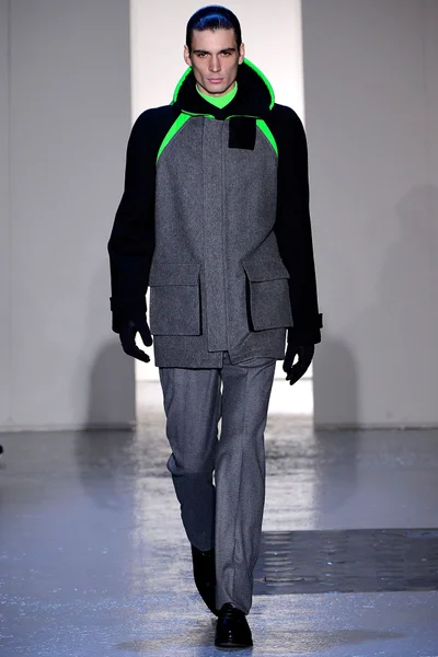 Look 27